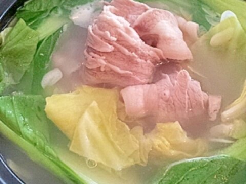 冬に最適★豚バラ肉とキャベツのスーパーニンニク鍋